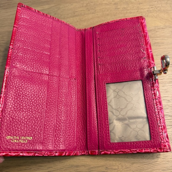 Pink Crocodile Embossed Leather Wallet - Picture 4 of 10